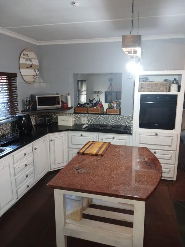 4 Bedroom Property for Sale in Farningham Ridge KwaZulu-Natal