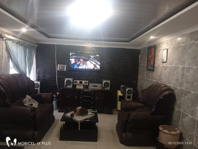 3 Bedroom Property for Sale in Kwamakutha KwaZulu-Natal