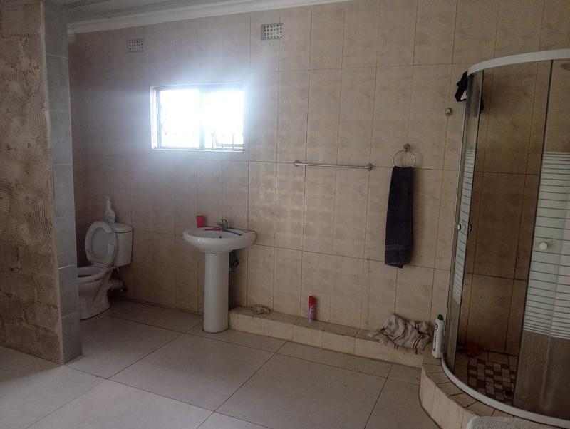 3 Bedroom Property for Sale in Kwamakutha KwaZulu-Natal