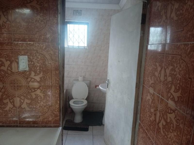 3 Bedroom Property for Sale in Kwamakutha KwaZulu-Natal