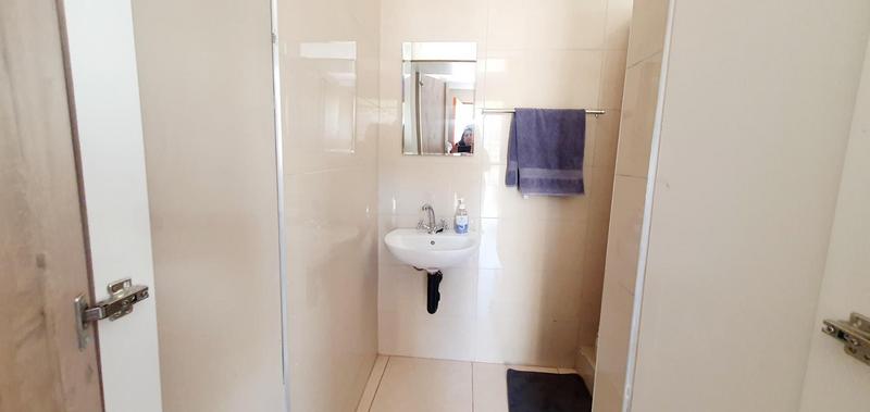 To Let commercial Property for Rent in Roseneath KwaZulu-Natal