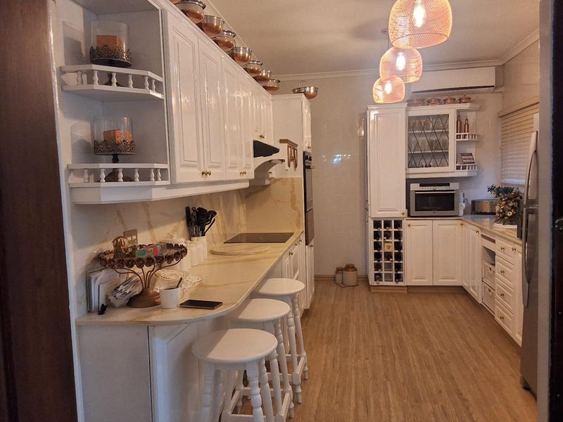 4 Bedroom Property for Sale in Cowies Hill Park KwaZulu-Natal