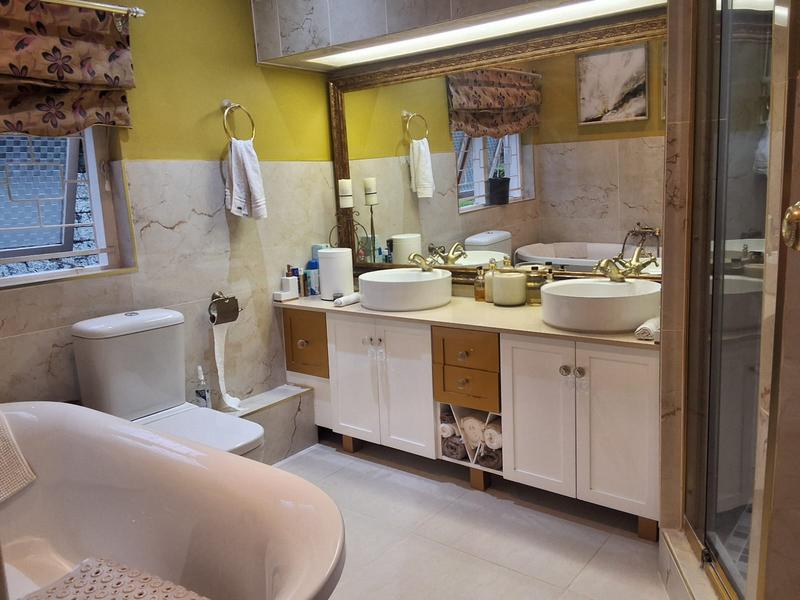 4 Bedroom Property for Sale in Cowies Hill Park KwaZulu-Natal