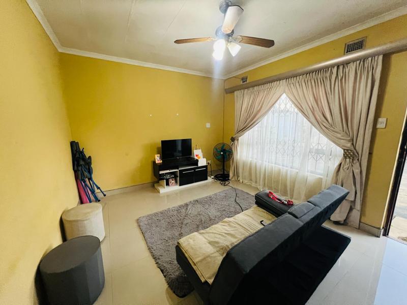 To Let 2 Bedroom Property for Rent in Kwamashu KwaZulu-Natal