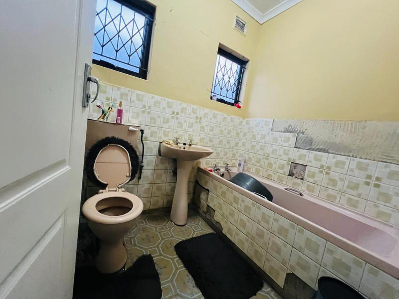 To Let 2 Bedroom Property for Rent in Kwamashu KwaZulu-Natal