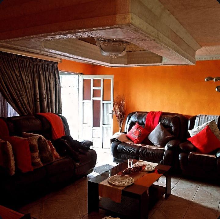 4 Bedroom Property for Sale in Umlazi KwaZulu-Natal