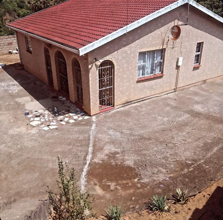 3 Bedroom Property for Sale in Umlazi KwaZulu-Natal