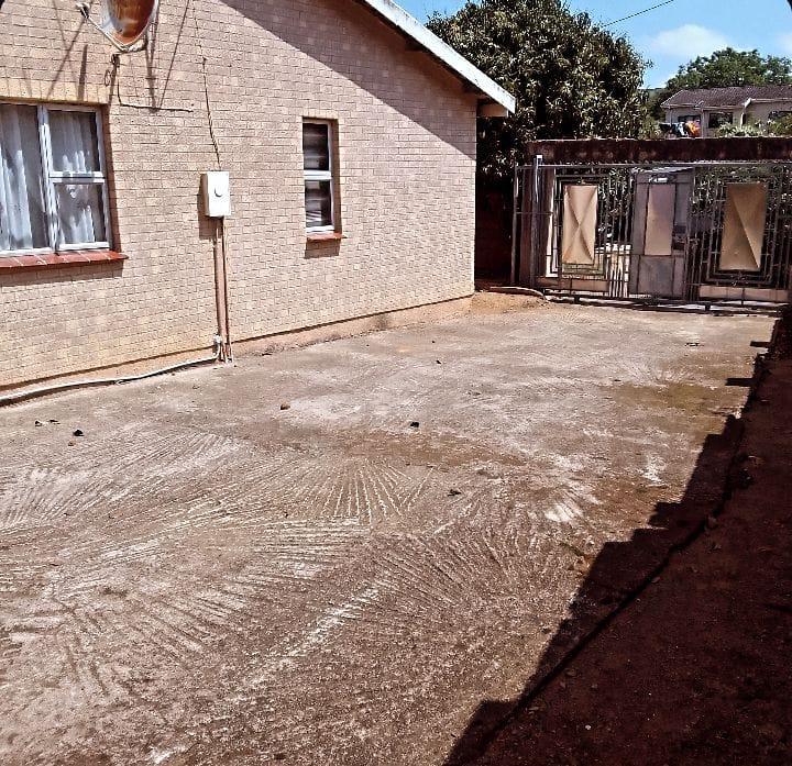 3 Bedroom Property for Sale in Umlazi KwaZulu-Natal