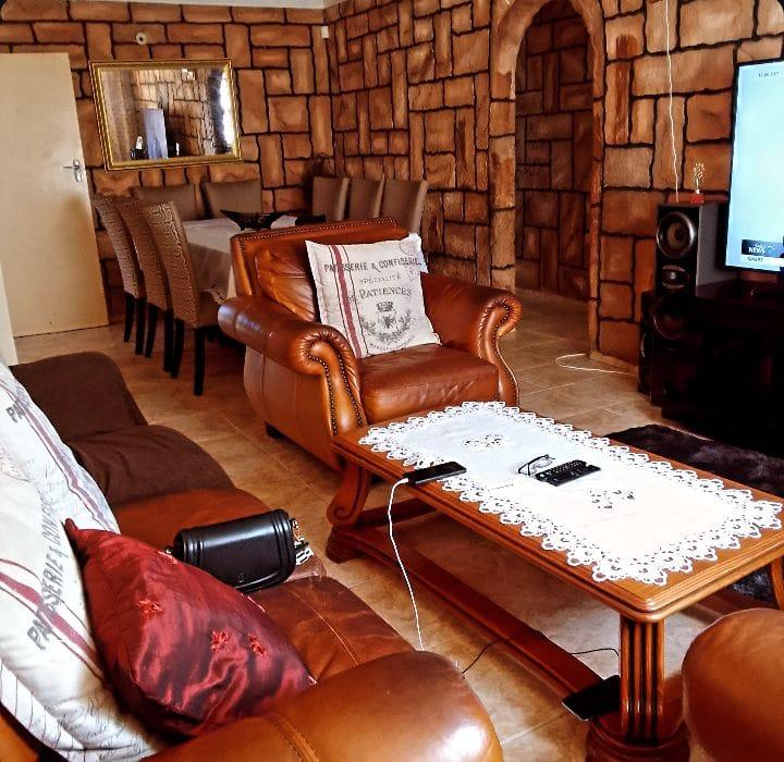 3 Bedroom Property for Sale in Umlazi KwaZulu-Natal