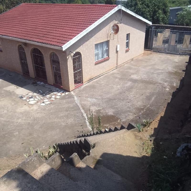 3 Bedroom Property for Sale in Umlazi KwaZulu-Natal