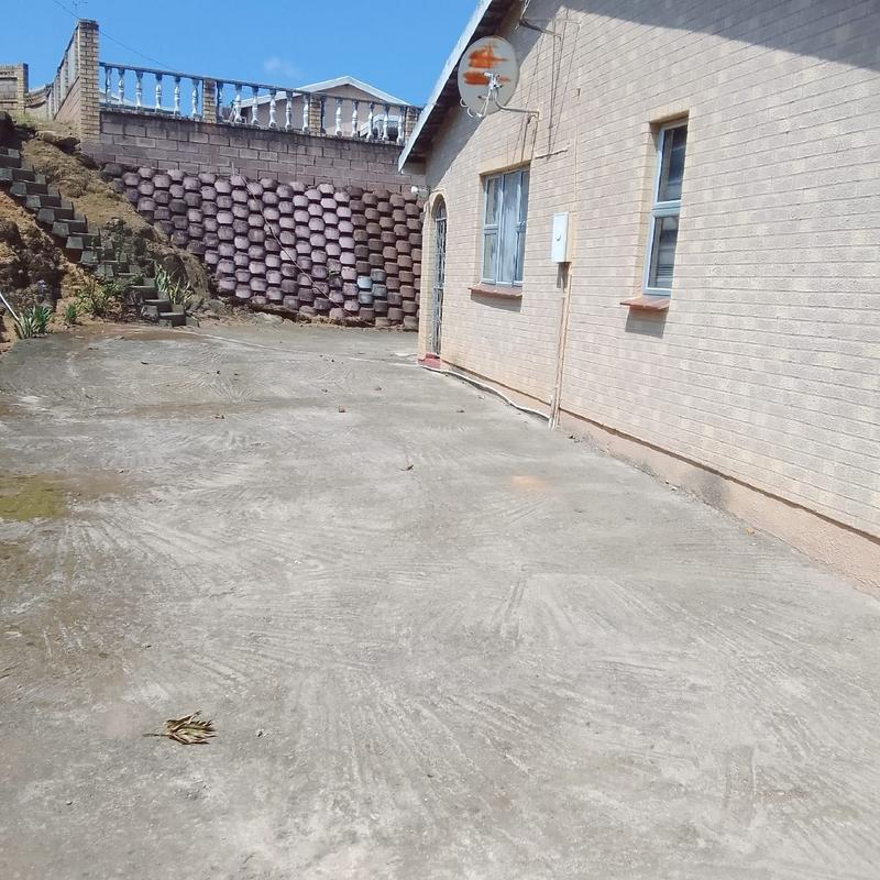 3 Bedroom Property for Sale in Umlazi KwaZulu-Natal