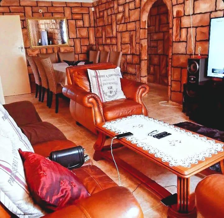 3 Bedroom Property for Sale in Umlazi KwaZulu-Natal