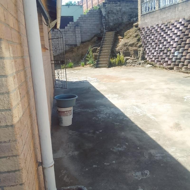 3 Bedroom Property for Sale in Umlazi KwaZulu-Natal