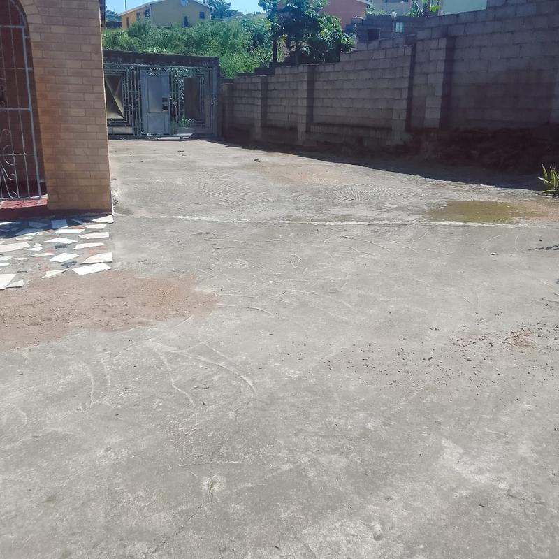 3 Bedroom Property for Sale in Umlazi KwaZulu-Natal
