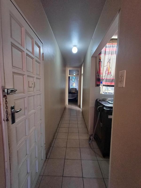 1 Bedroom Property for Sale in Essenwood KwaZulu-Natal