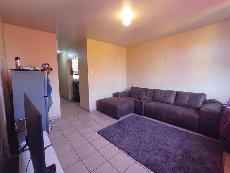 1 Bedroom Property for Sale in Essenwood KwaZulu-Natal