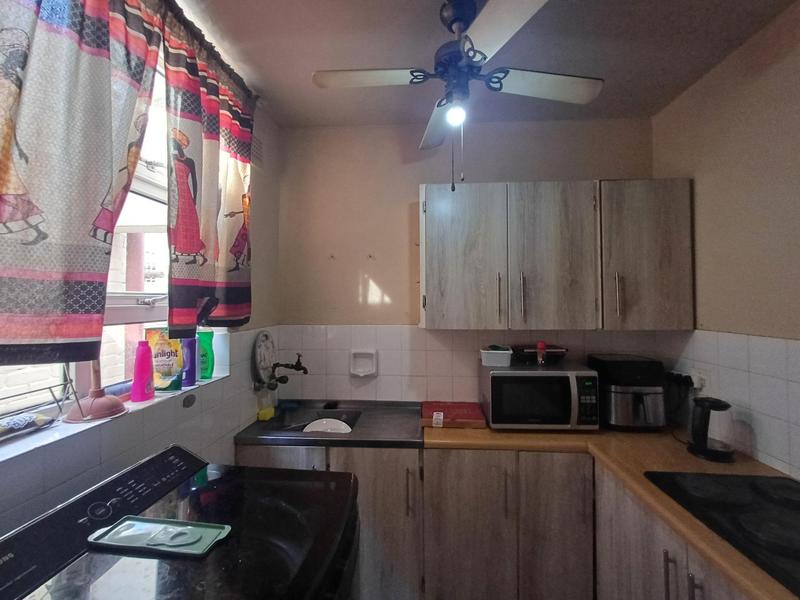 1 Bedroom Property for Sale in Essenwood KwaZulu-Natal