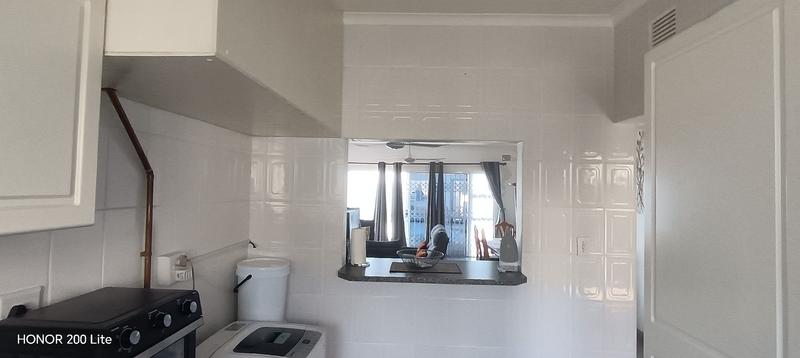 To Let 2 Bedroom Property for Rent in Margate Beach KwaZulu-Natal