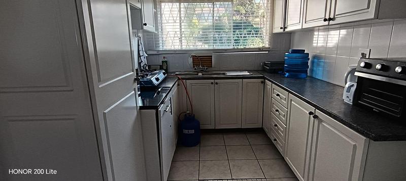 To Let 2 Bedroom Property for Rent in Margate Beach KwaZulu-Natal