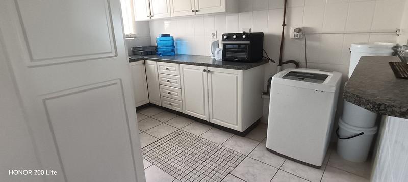 To Let 2 Bedroom Property for Rent in Margate Beach KwaZulu-Natal