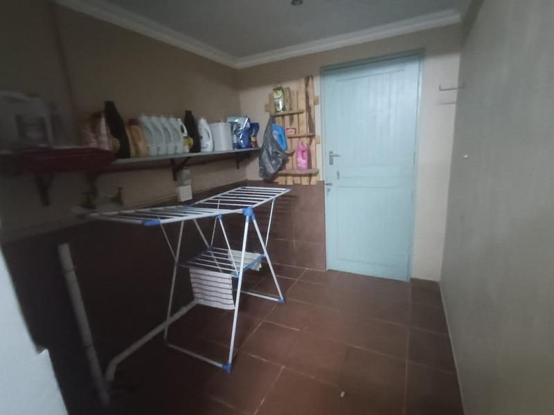 5 Bedroom Property for Sale in Trafalgar KwaZulu-Natal
