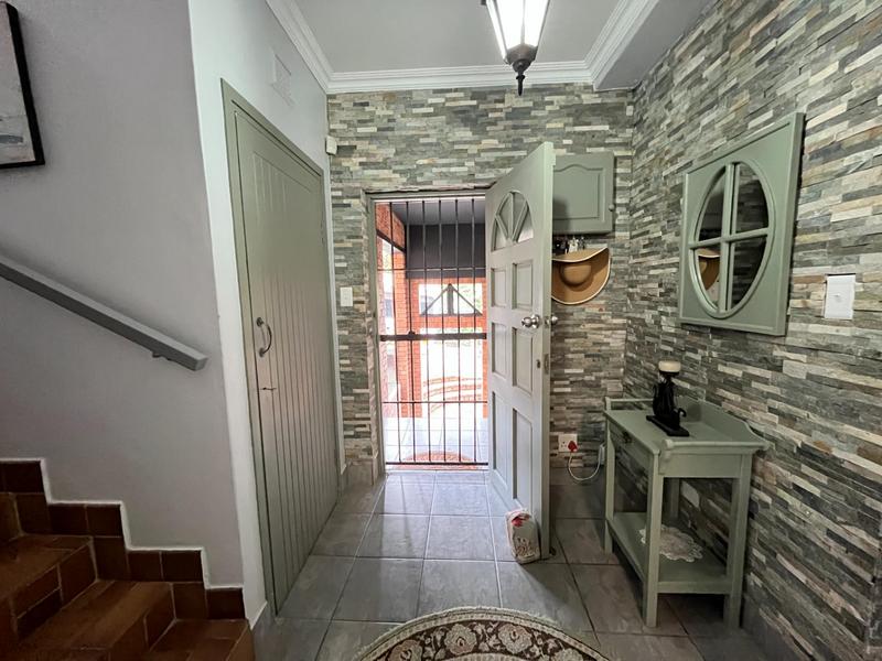 5 Bedroom Property for Sale in Trafalgar KwaZulu-Natal