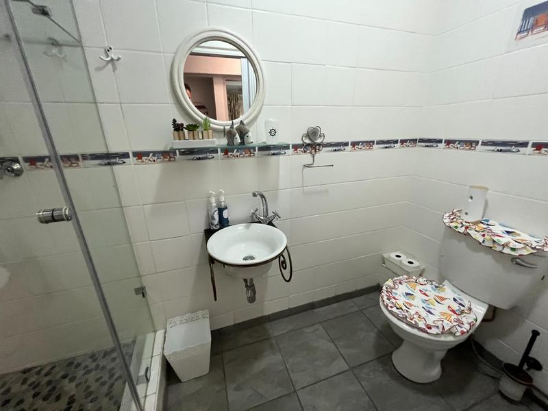 5 Bedroom Property for Sale in Trafalgar KwaZulu-Natal