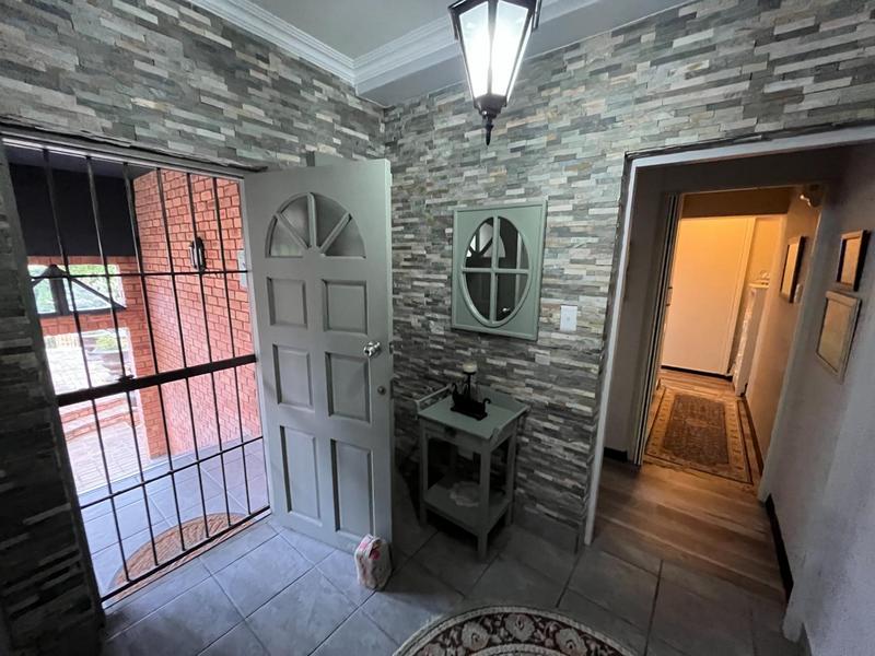 5 Bedroom Property for Sale in Trafalgar KwaZulu-Natal