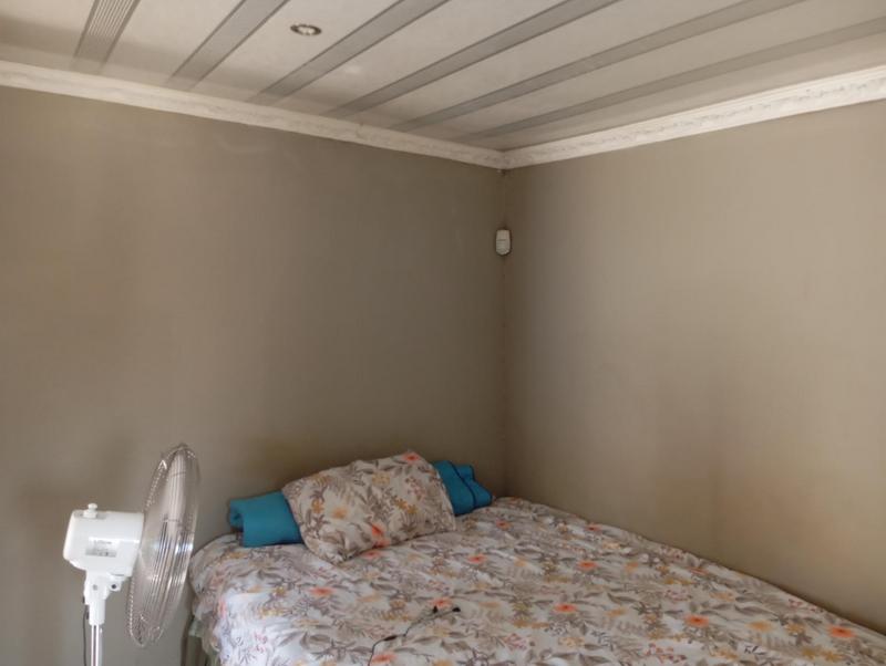 To Let 1 Bedroom Property for Rent in Manors KwaZulu-Natal