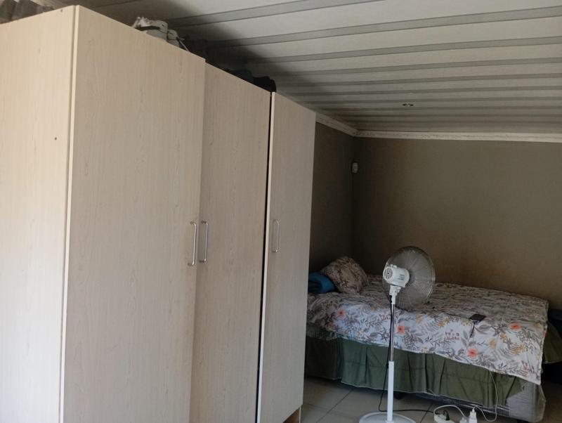 To Let 1 Bedroom Property for Rent in Manors KwaZulu-Natal