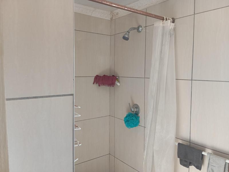 To Let 1 Bedroom Property for Rent in Manors KwaZulu-Natal