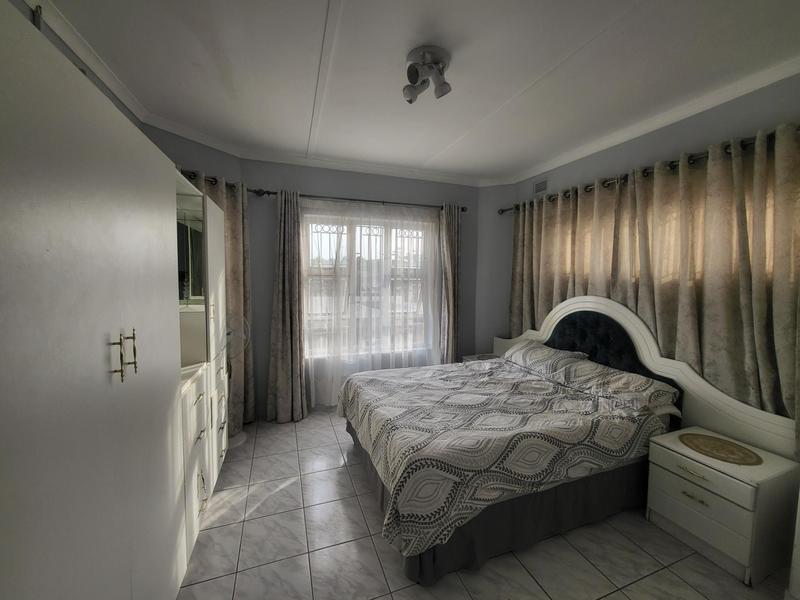 4 Bedroom Property for Sale in Dawncrest KwaZulu-Natal