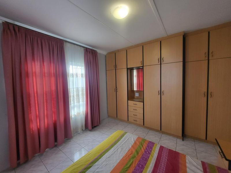 4 Bedroom Property for Sale in Dawncrest KwaZulu-Natal