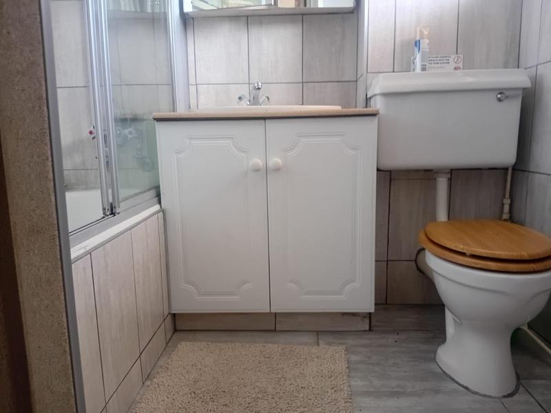1 Bedroom Property for Sale in Umtentweni KwaZulu-Natal