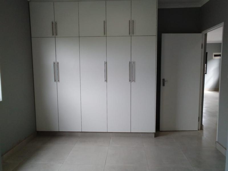 To Let 3 Bedroom Property for Rent in Shakaskraal KwaZulu-Natal