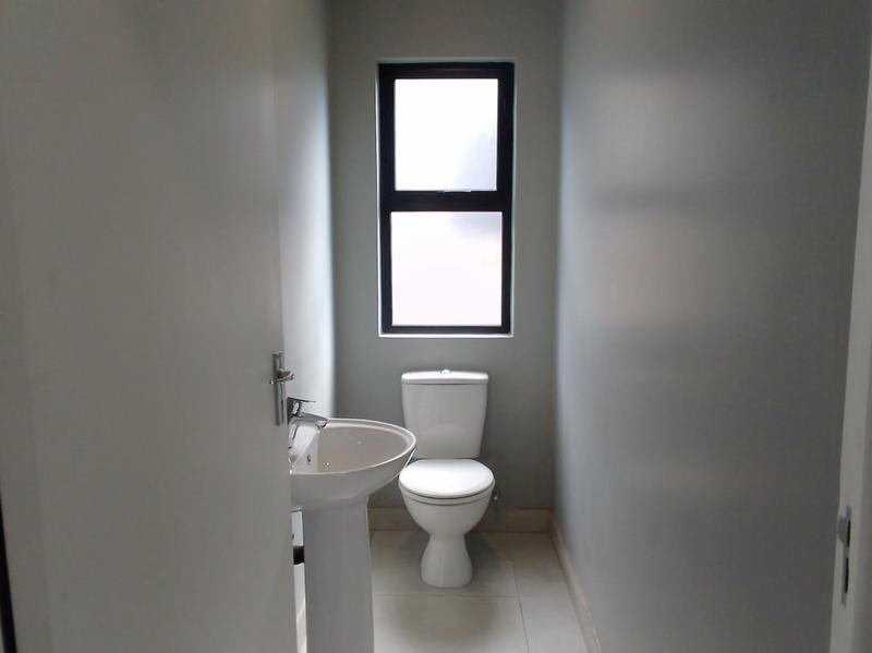 To Let 3 Bedroom Property for Rent in Shakaskraal KwaZulu-Natal