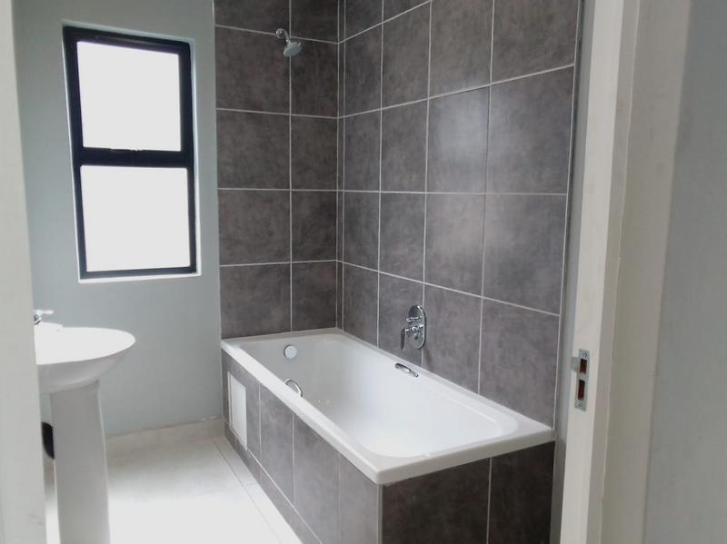 To Let 3 Bedroom Property for Rent in Shakaskraal KwaZulu-Natal