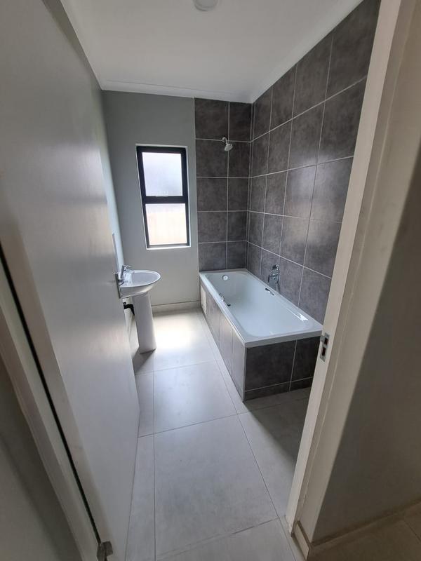 To Let 3 Bedroom Property for Rent in Shakaskraal KwaZulu-Natal