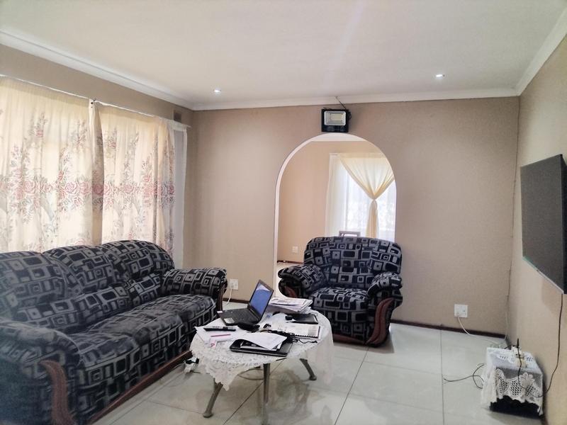 4 Bedroom Property for Sale in Kwandengezi KwaZulu-Natal