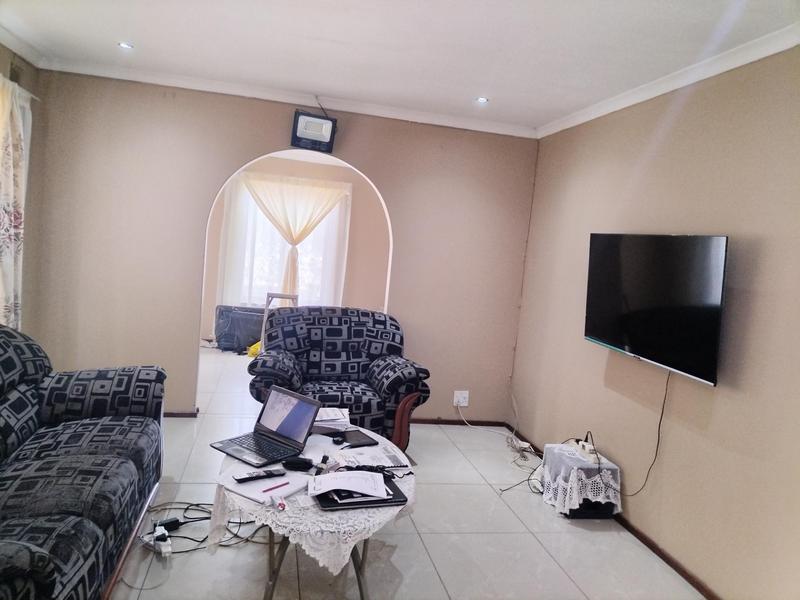 4 Bedroom Property for Sale in Kwandengezi KwaZulu-Natal