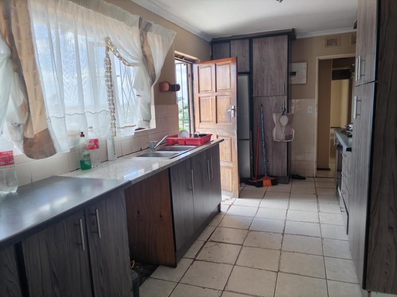 4 Bedroom Property for Sale in Kwandengezi KwaZulu-Natal