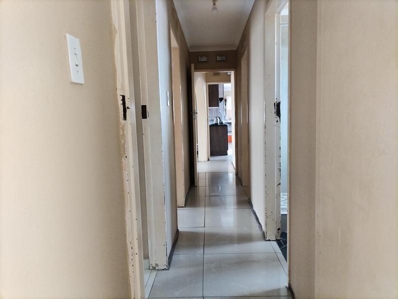 4 Bedroom Property for Sale in Kwandengezi KwaZulu-Natal