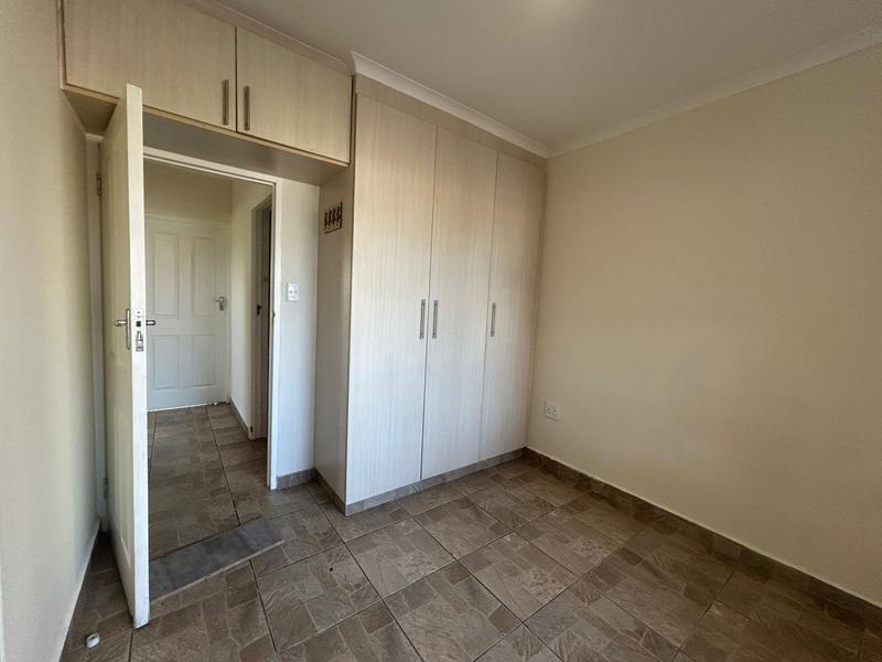 To Let 2 Bedroom Property for Rent in Uvongo KwaZulu-Natal