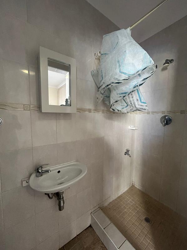 To Let 2 Bedroom Property for Rent in Uvongo KwaZulu-Natal