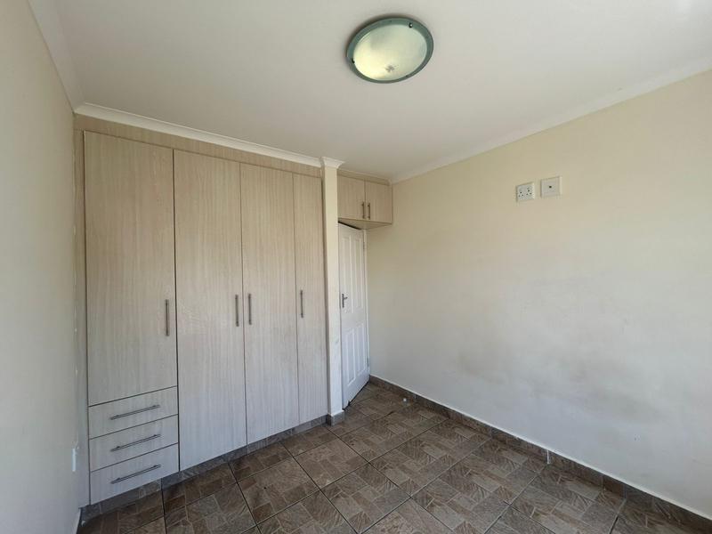 To Let 2 Bedroom Property for Rent in Uvongo KwaZulu-Natal