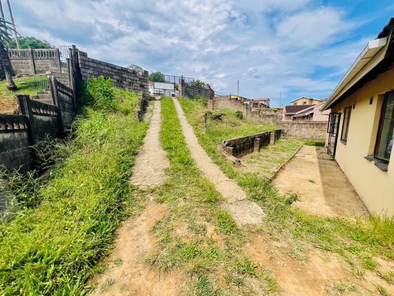 3 Bedroom Property for Sale in Umlazi KwaZulu-Natal