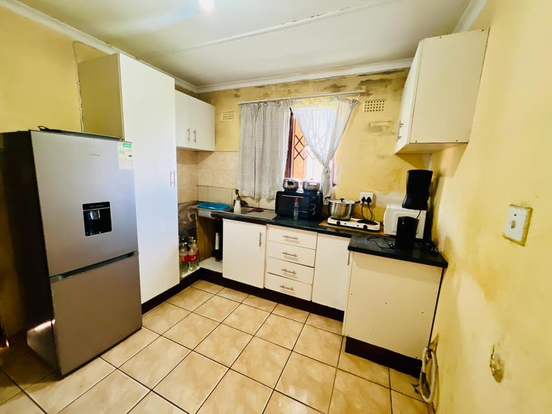3 Bedroom Property for Sale in Umlazi KwaZulu-Natal
