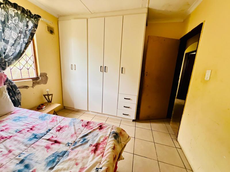 3 Bedroom Property for Sale in Umlazi KwaZulu-Natal