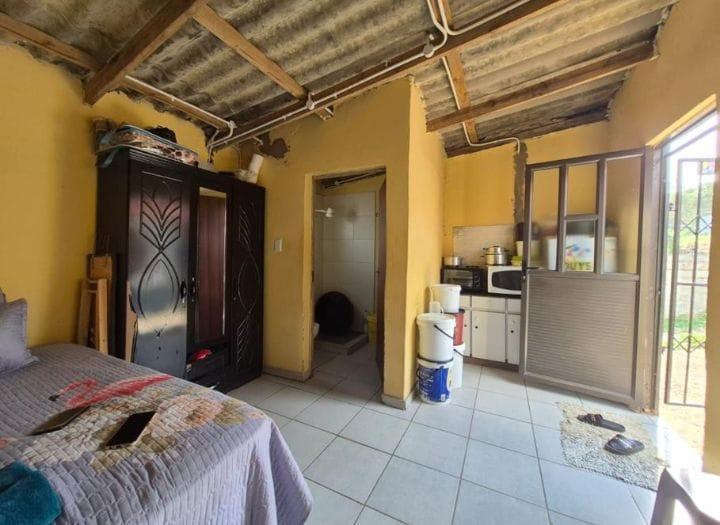 5 Bedroom Property for Sale in Umlazi D KwaZulu-Natal