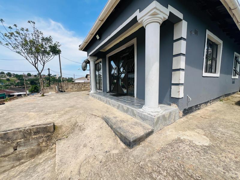 4 Bedroom Property for Sale in Umlazi KwaZulu-Natal